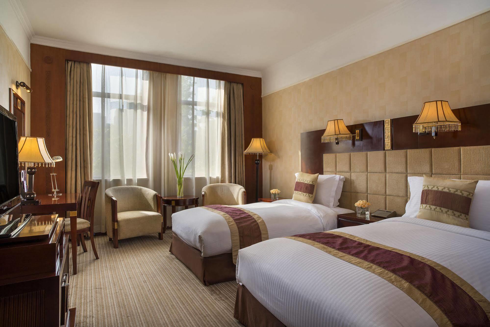 Grand Mercure Xian On Renmin Square Экстерьер фото